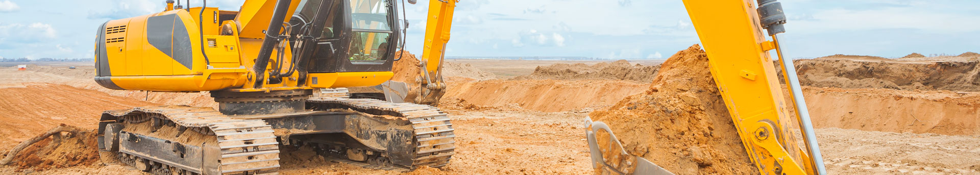 Undercarriage parts- Track chains, track rollers, sprockets, idlers